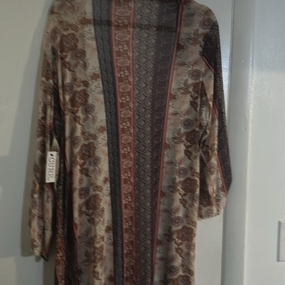 NWT. Woman’s CURE. mesh Kimono in a red / tan floral pattern. Size L. - Picture 14 of 16